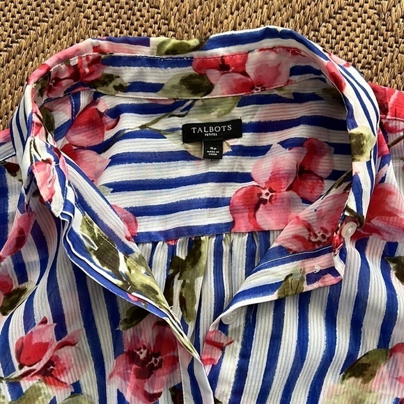 Talbot Petite lightweight floral blouse size small - Picture 7 of 9